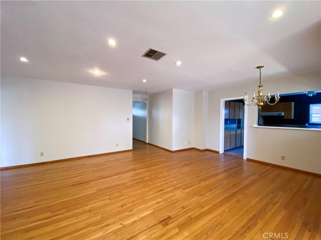 408 De La Fuente Street