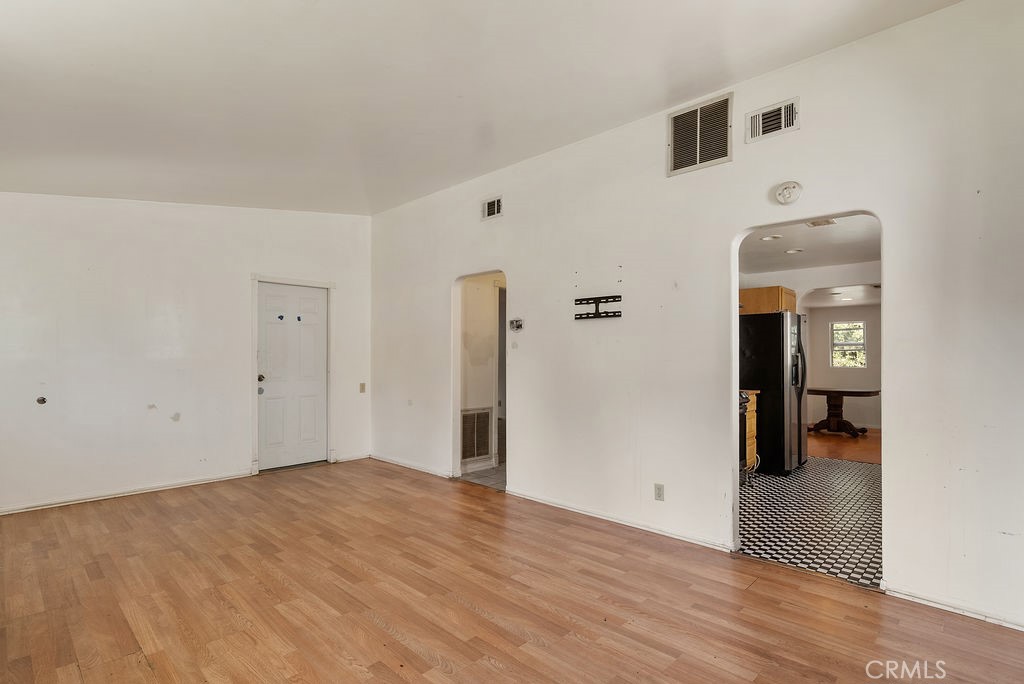 3233 Dorchester Avenue