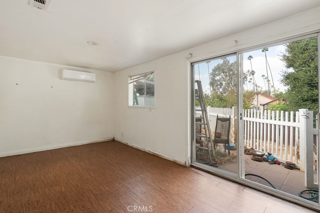 3233 Dorchester Avenue