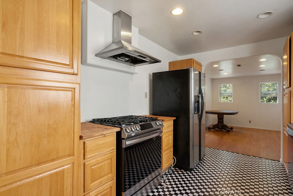 3233 Dorchester Avenue