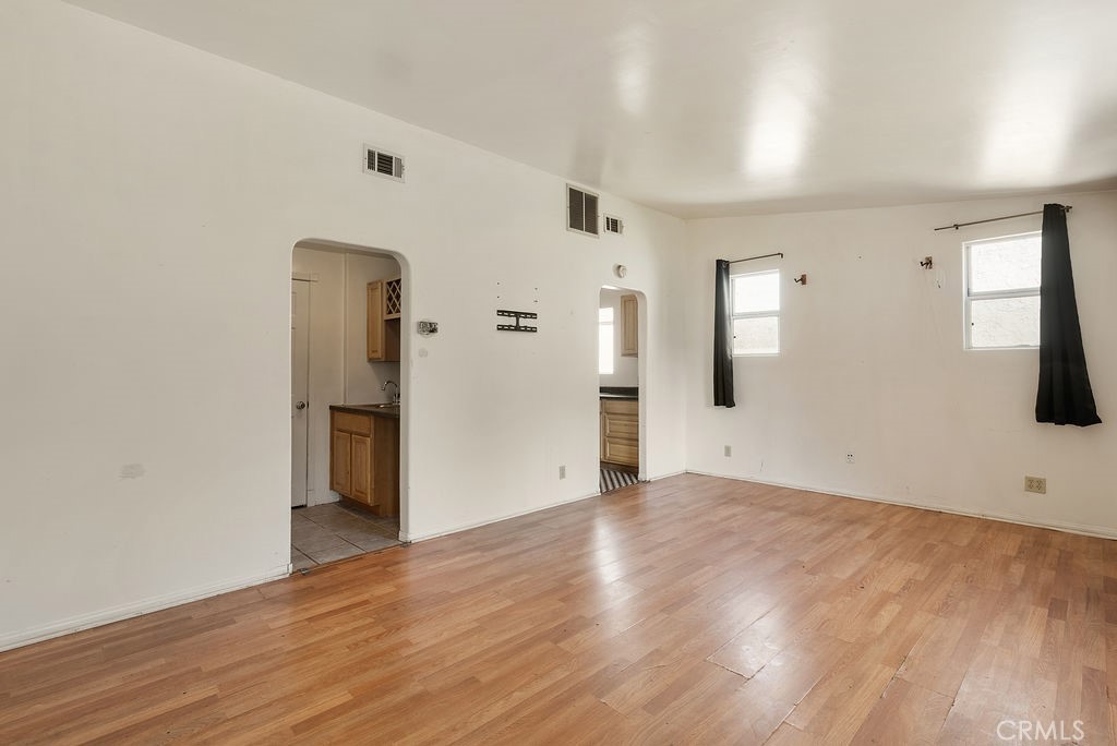 3233 Dorchester Avenue