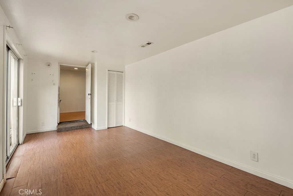 3233 Dorchester Avenue