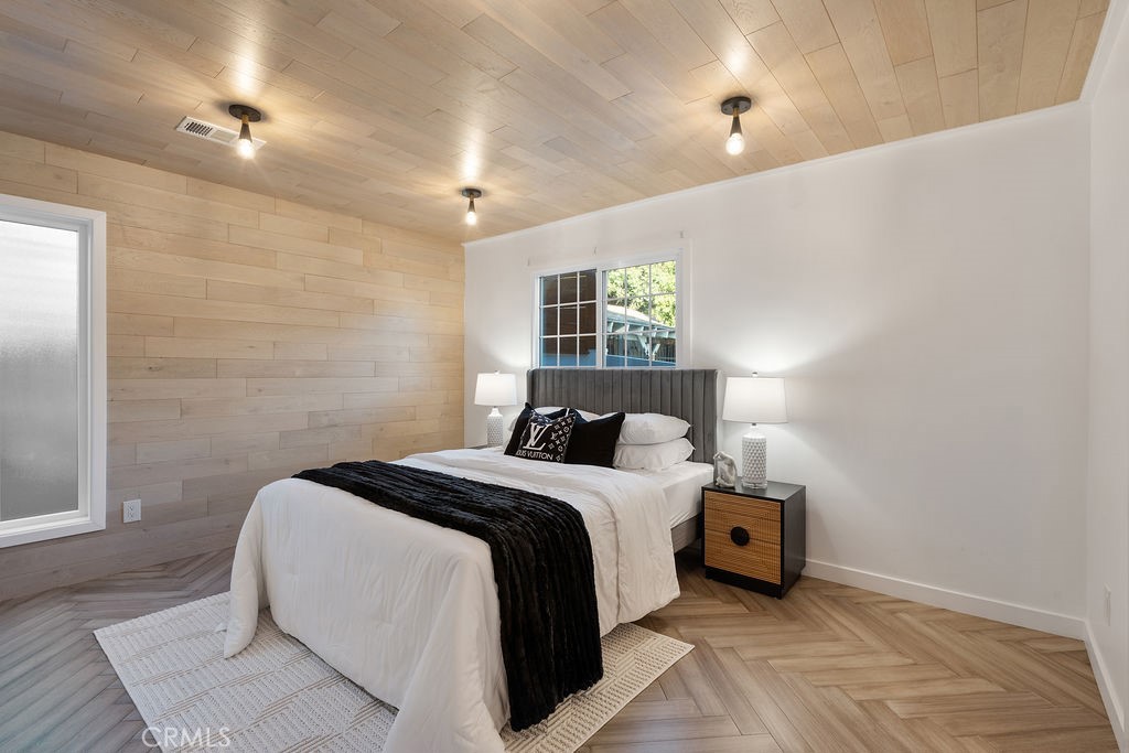 3041 Atwater