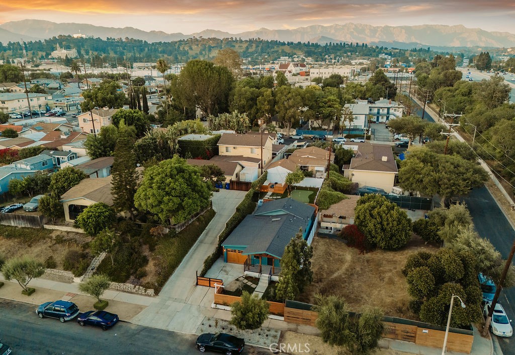 3041 Atwater