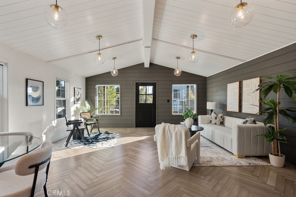 3041 Atwater