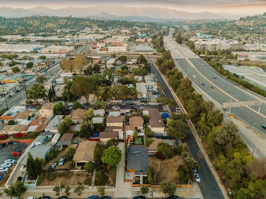 3041 Atwater