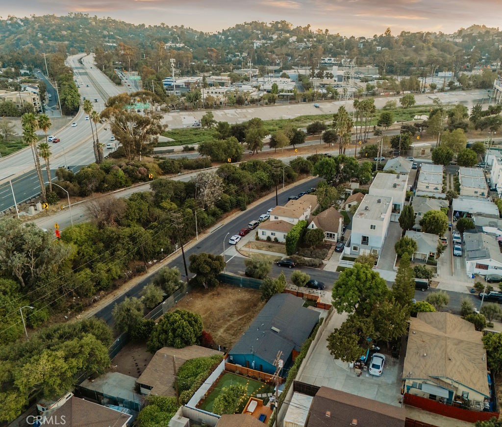 3041 Atwater