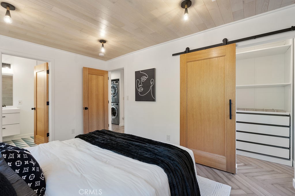 3041 Atwater
