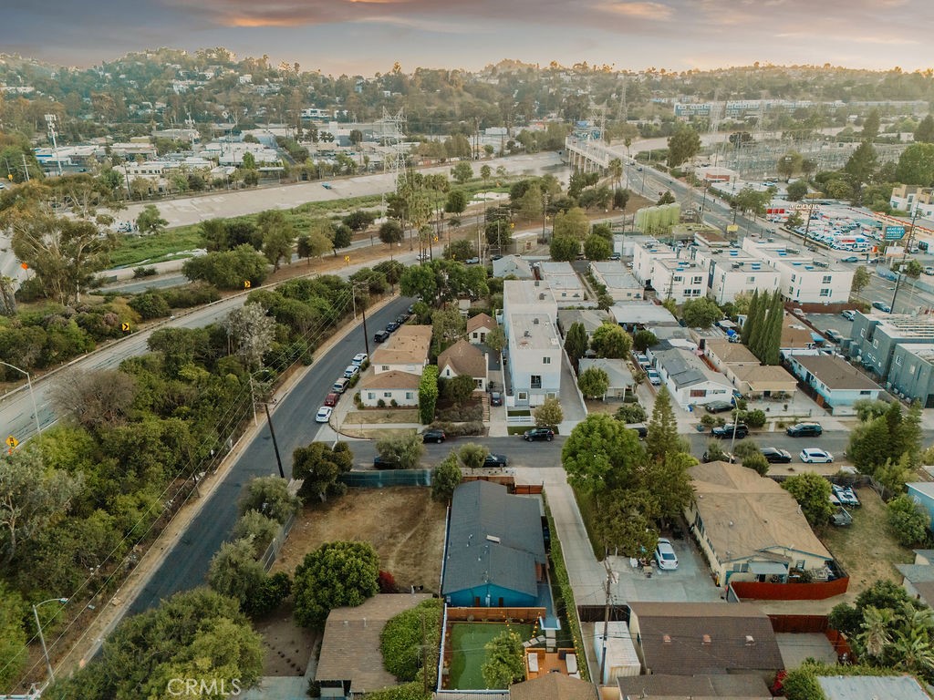 3041 Atwater