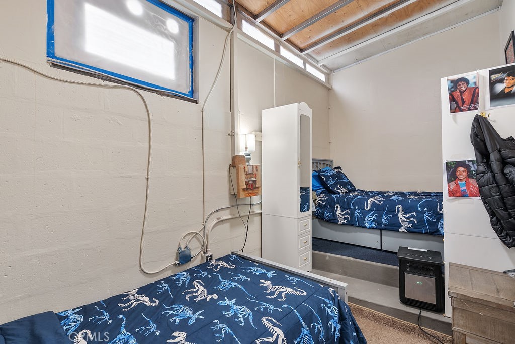 10200 Willow Springs