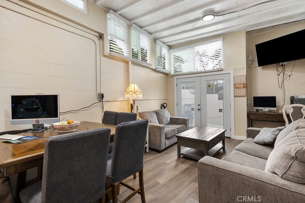 10200 Willow Springs