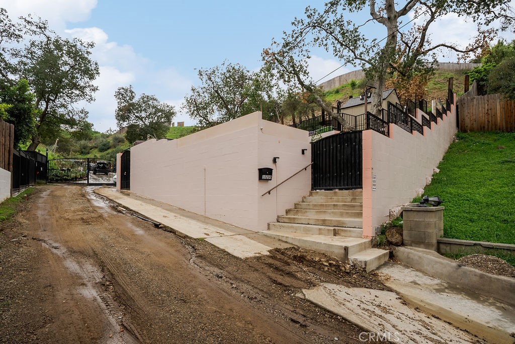 10200 Willow Springs