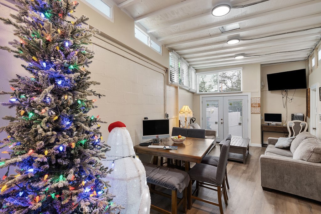 10200 Willow Springs