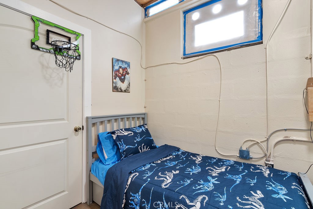 10200 Willow Springs