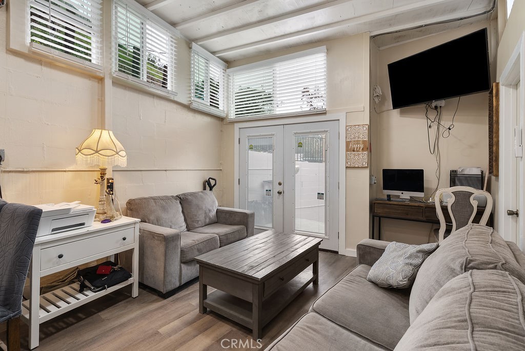 10200 Willow Springs