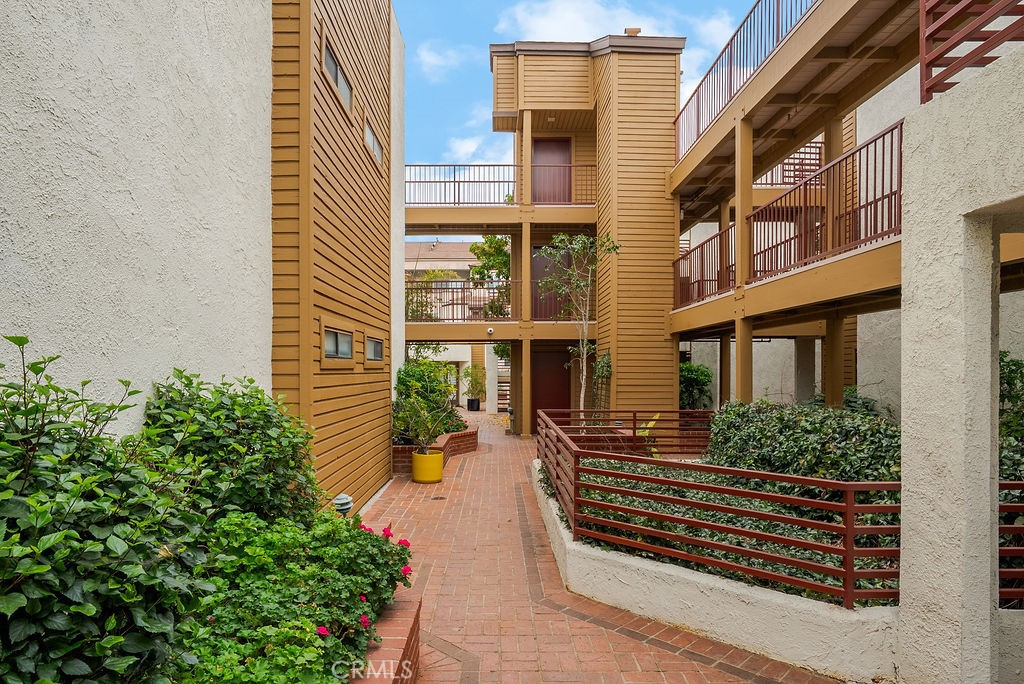 400 N Louise Street 205