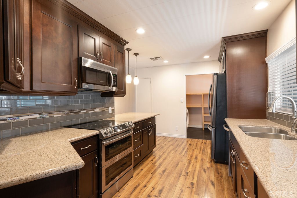 1235 Harbor Lake 13