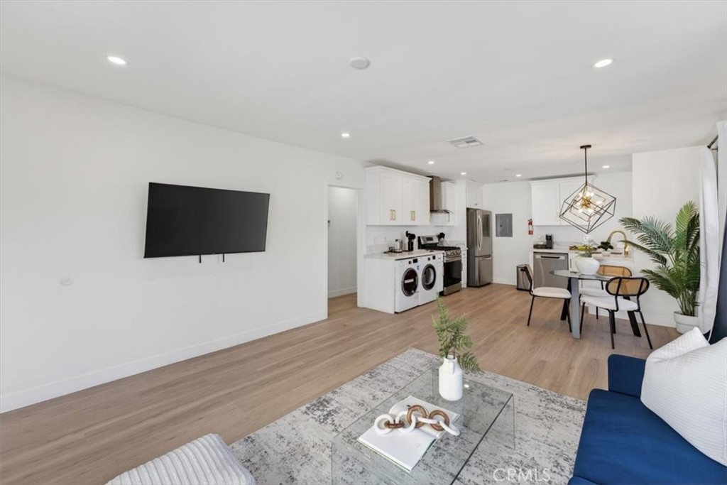 1607 Westmont
