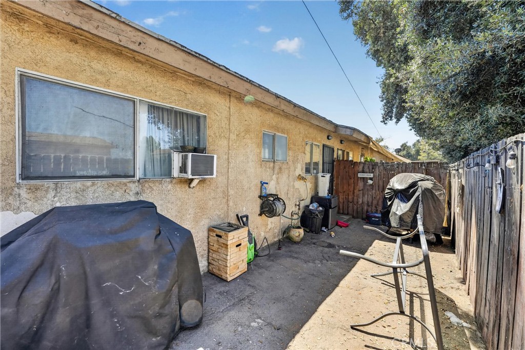 805 E 8th Street