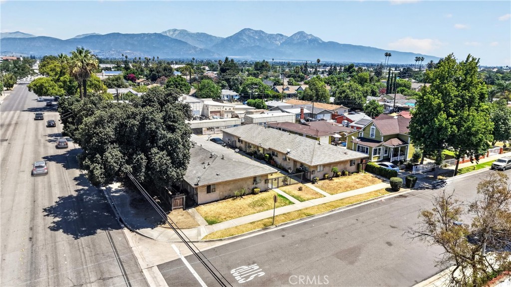 805 E 8th Street