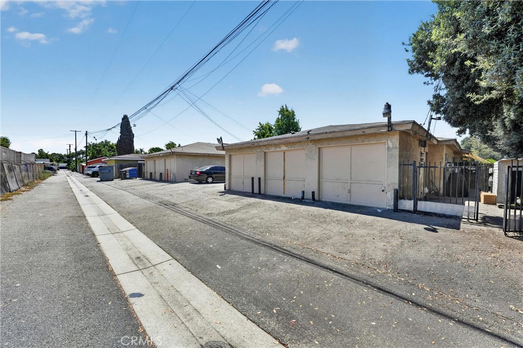 805 E 8th Street