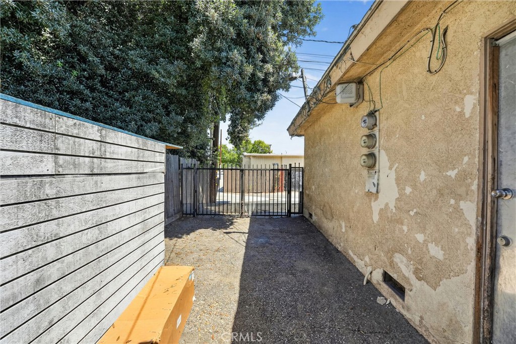 805 E 8th Street