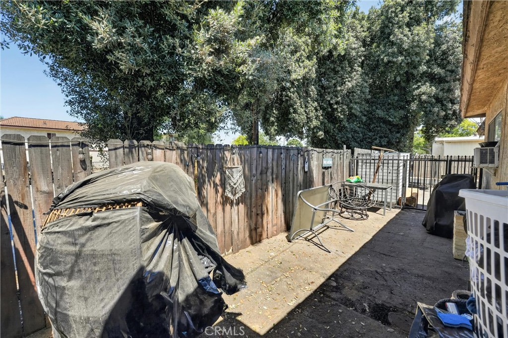 805 E 8th Street