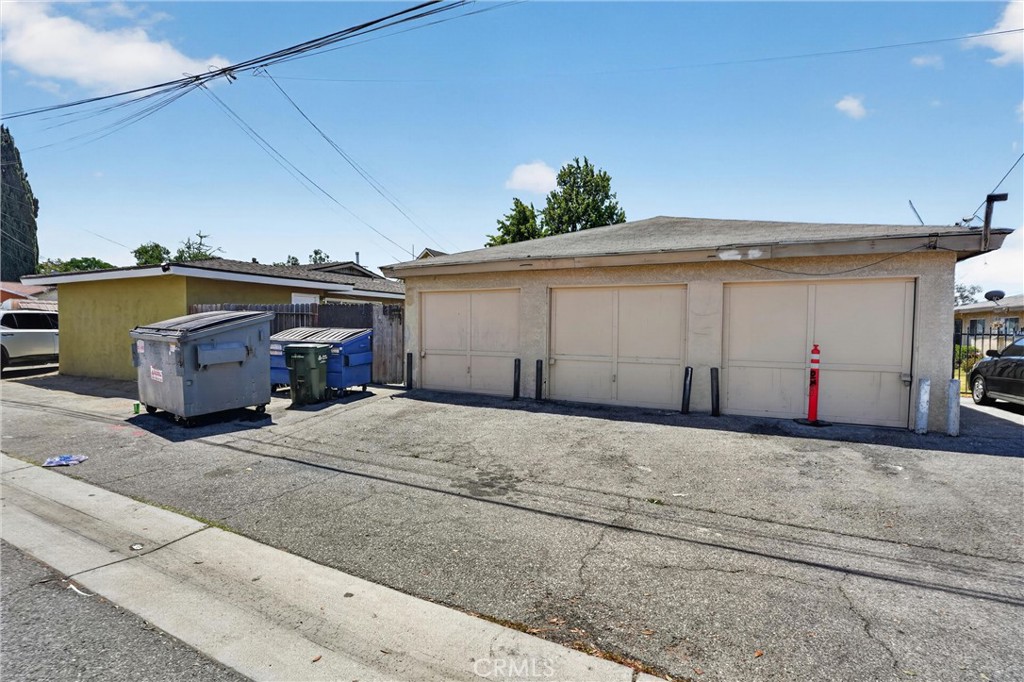 805 E 8th Street
