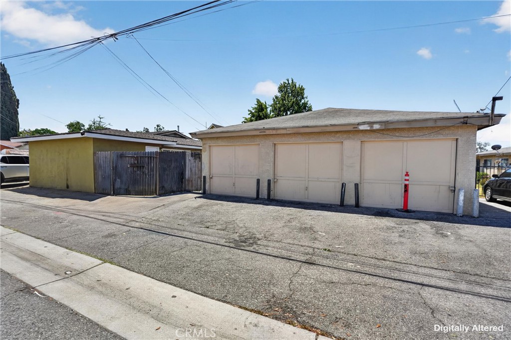 805 E 8th Street