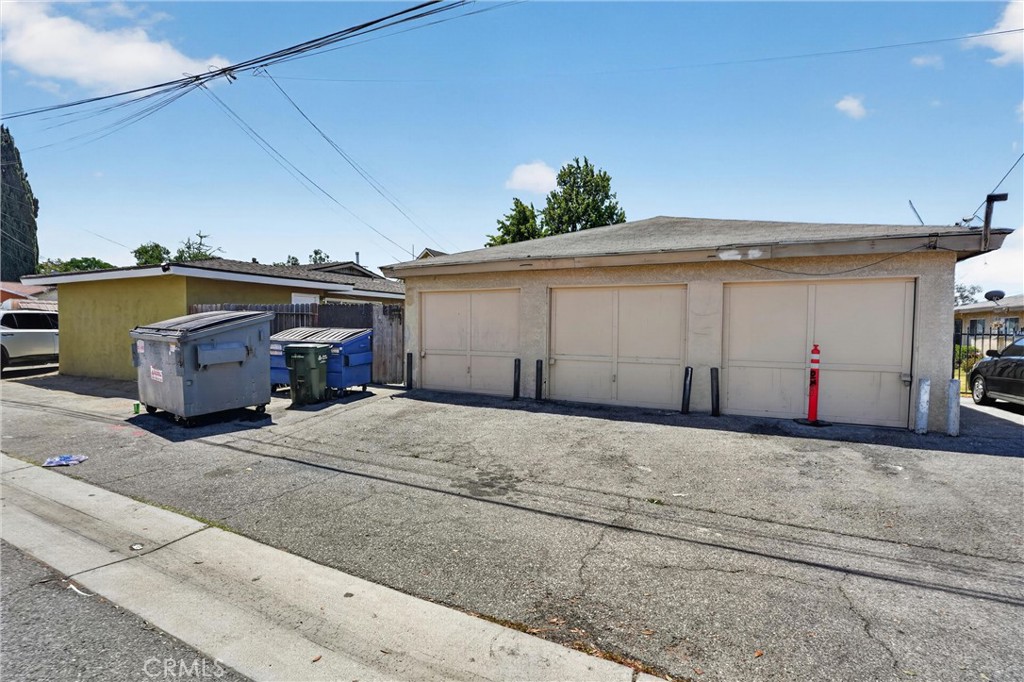 805 E 8th Street