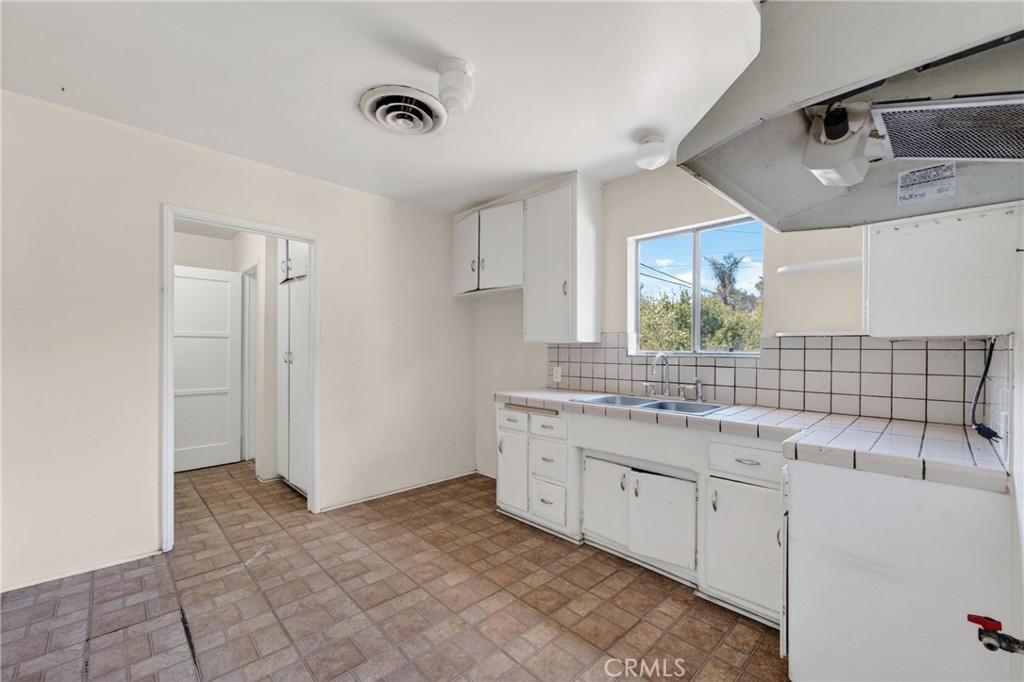 15118 Polk Street