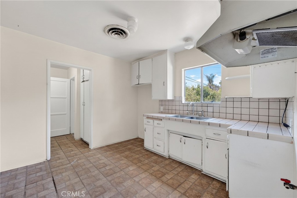 15118 Polk Street