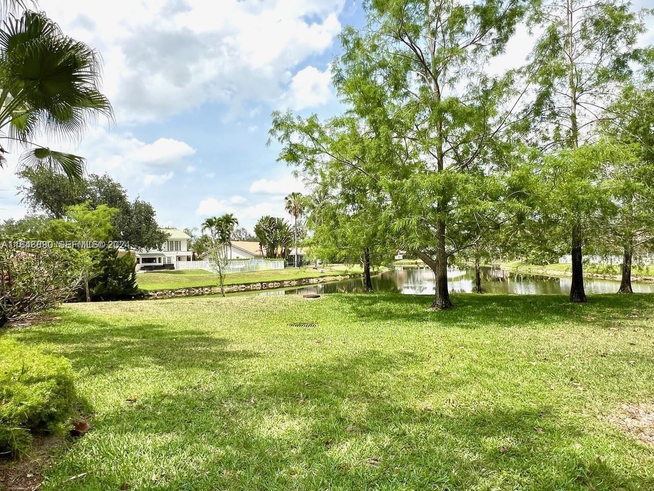 1674 Cypress Pointe Drive 3B
