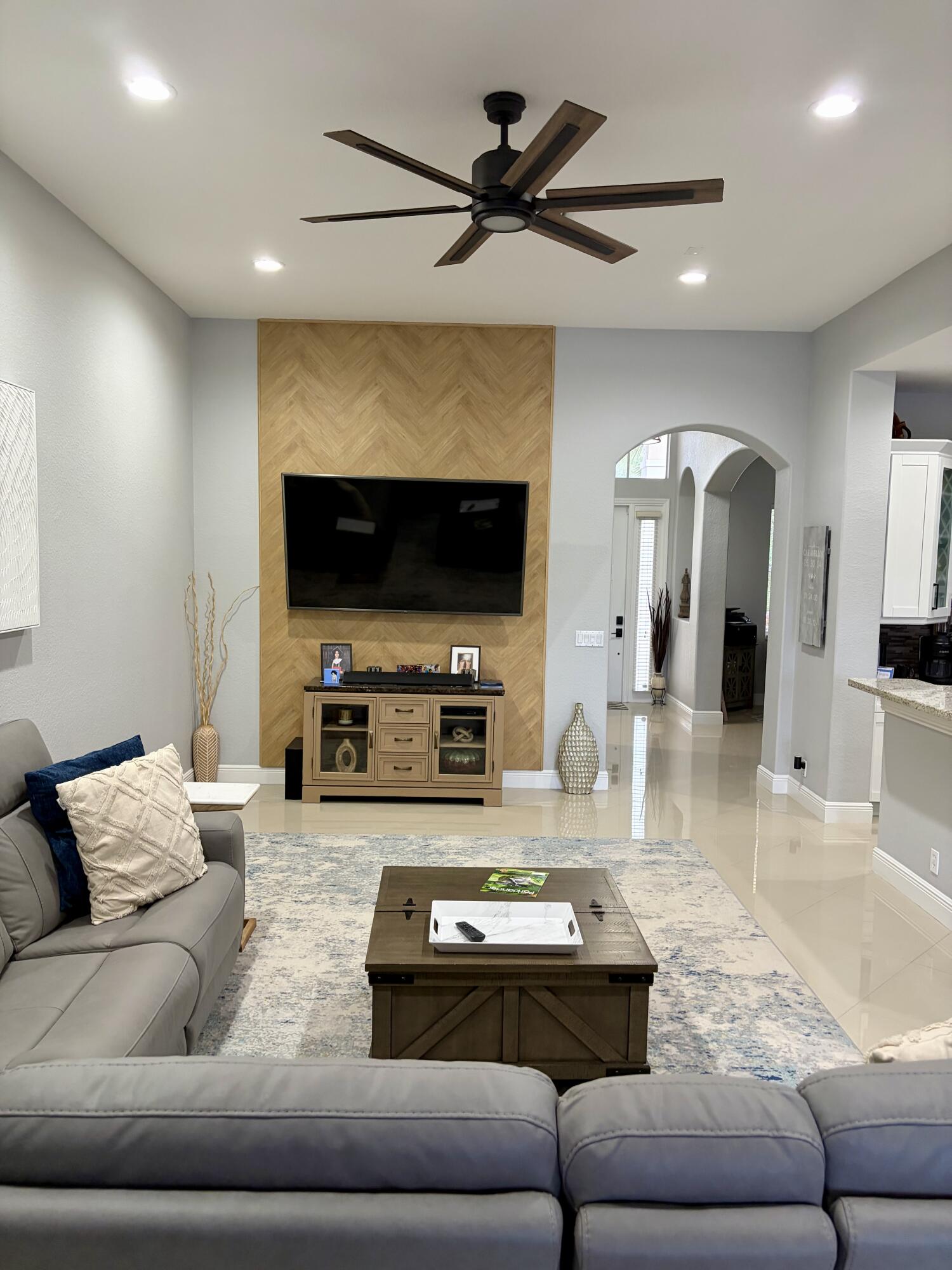 12200 NW 77TH Manor