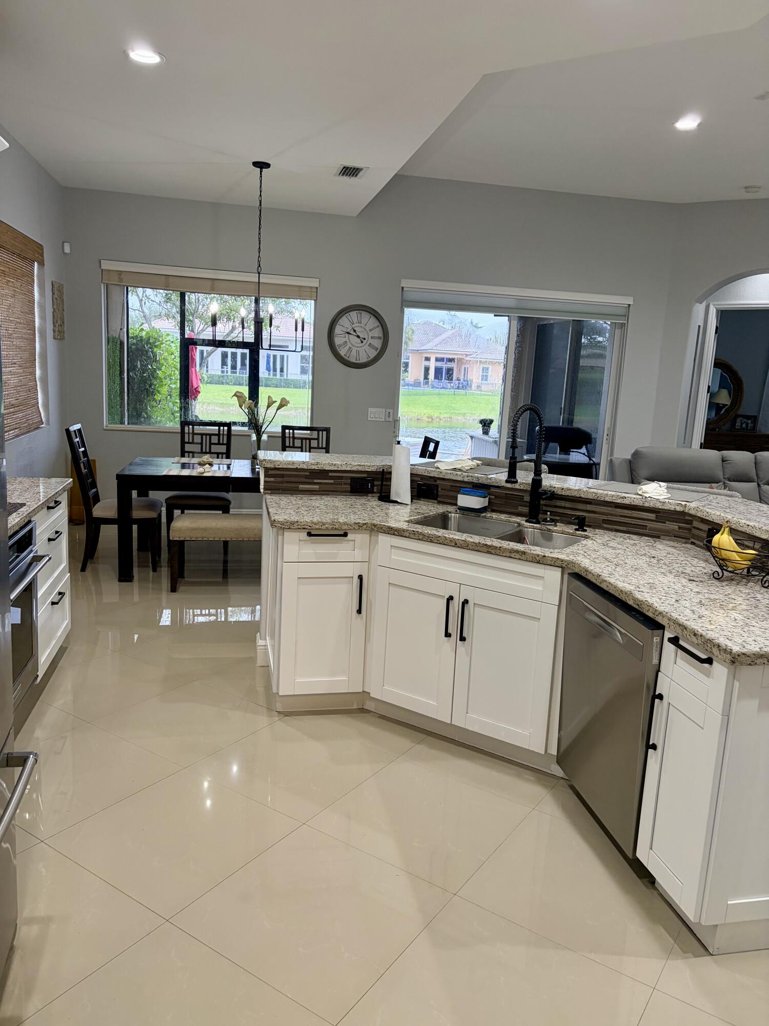 12200 NW 77TH Manor