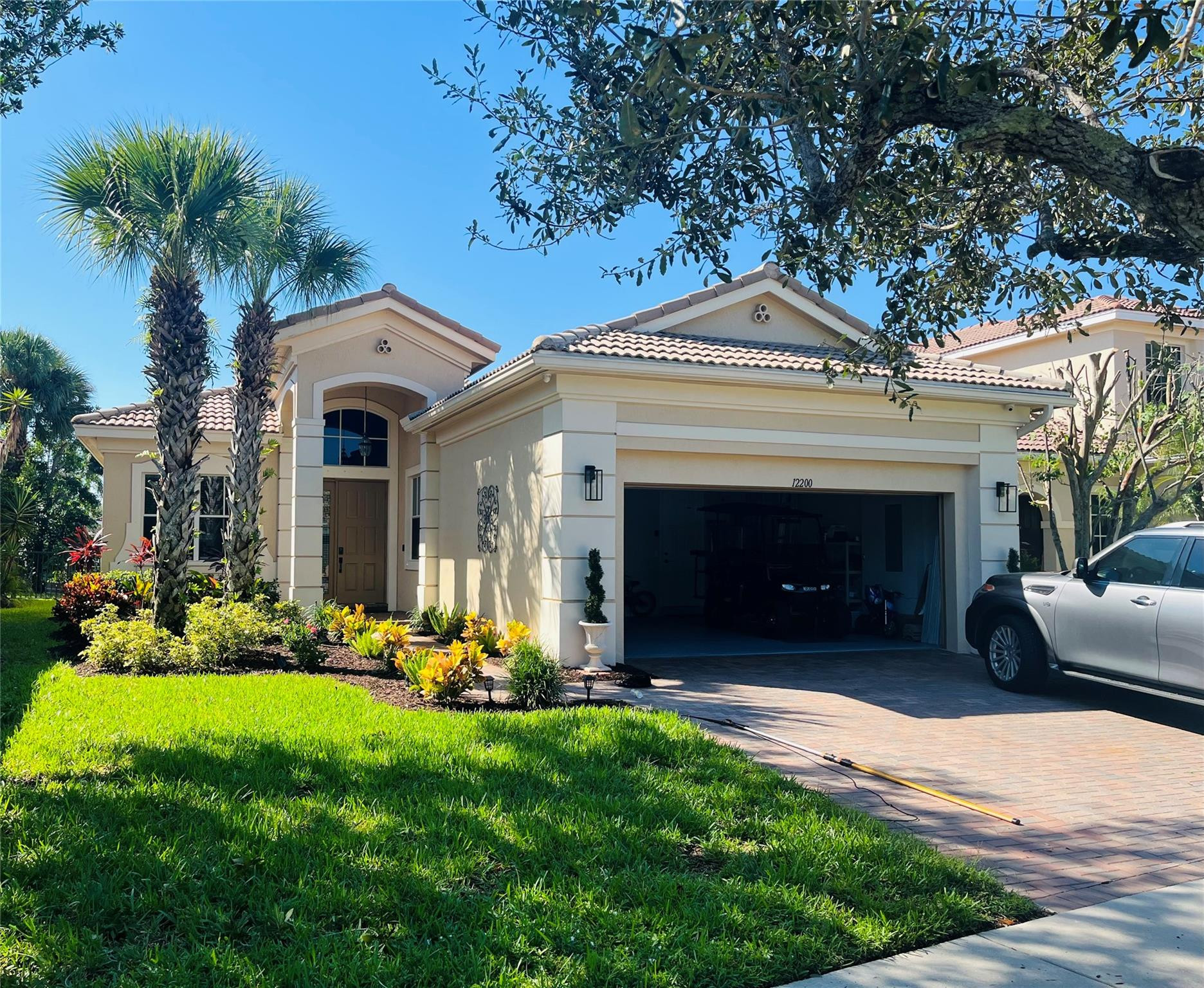 12200 NW 77TH Manor