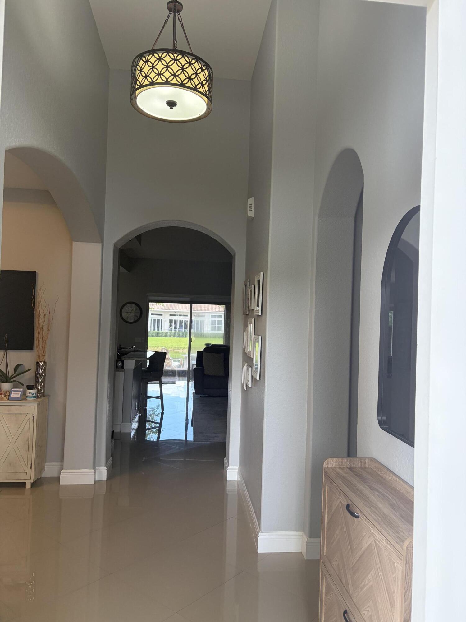 12200 NW 77TH Manor