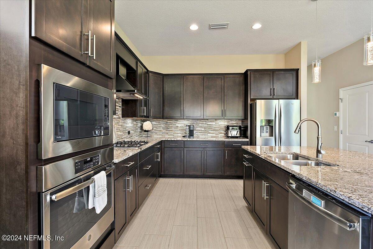 2854 PESCARA Drive