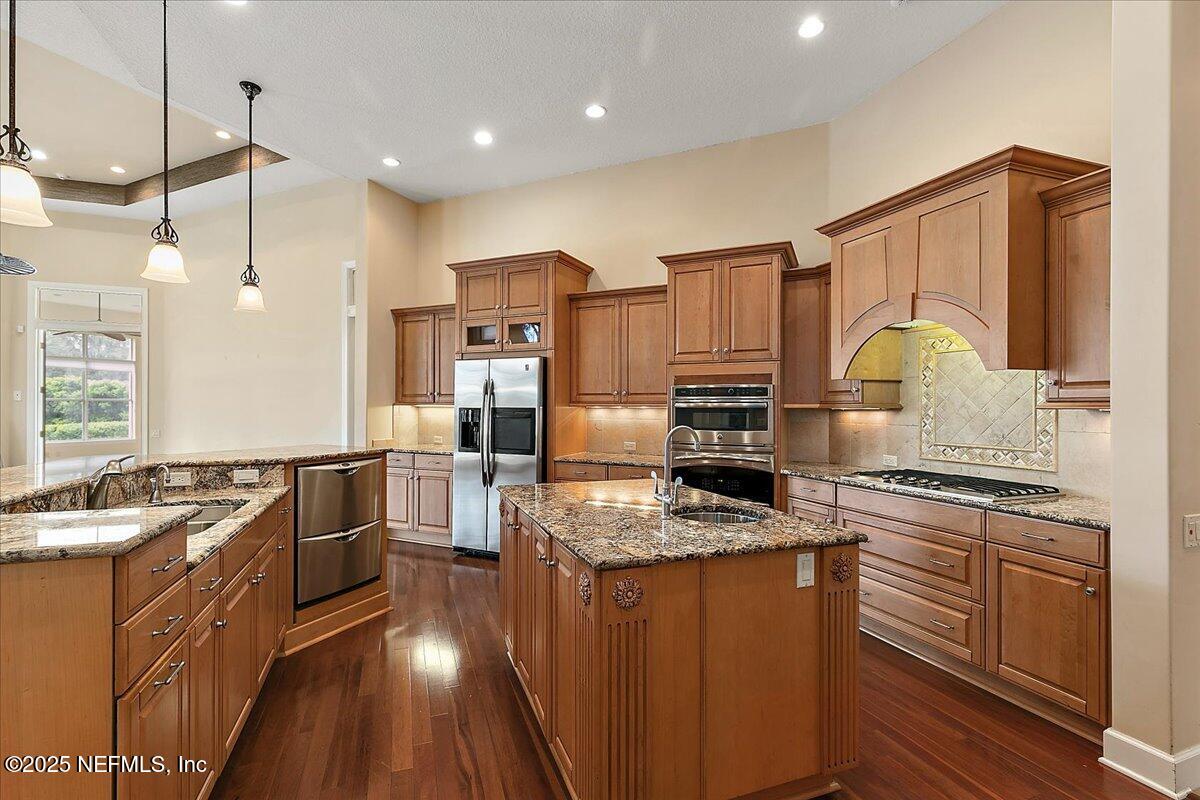 1379 MOSS CREEK Drive