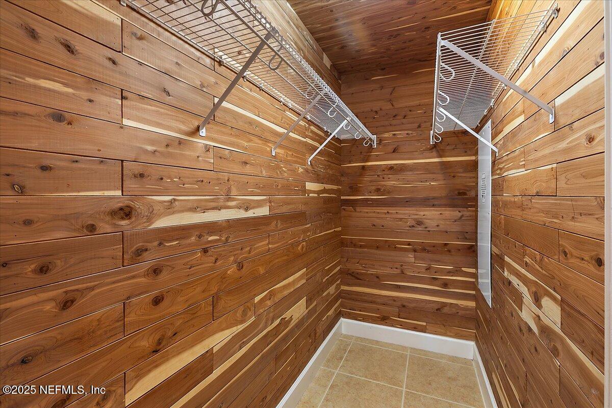 1379 MOSS CREEK Drive