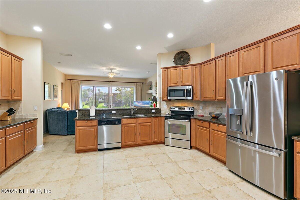 4907 REED ISLAND Trail