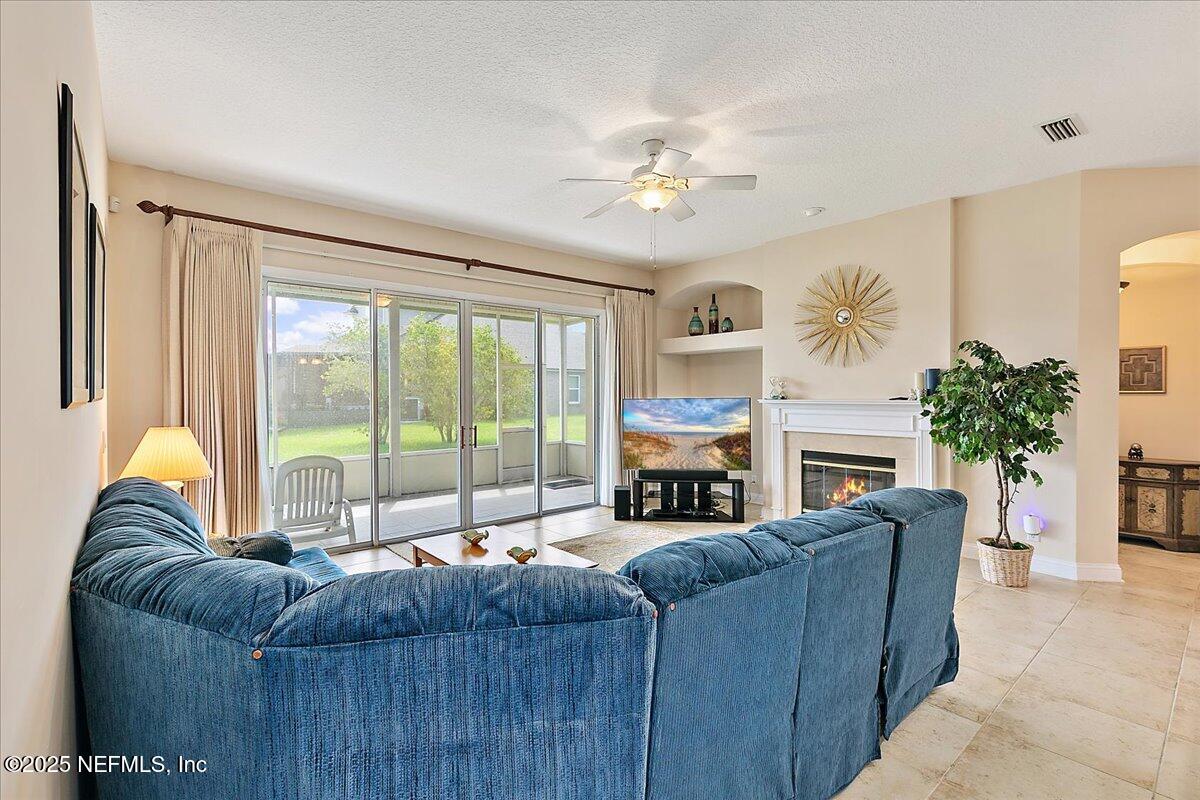 4907 REED ISLAND Trail