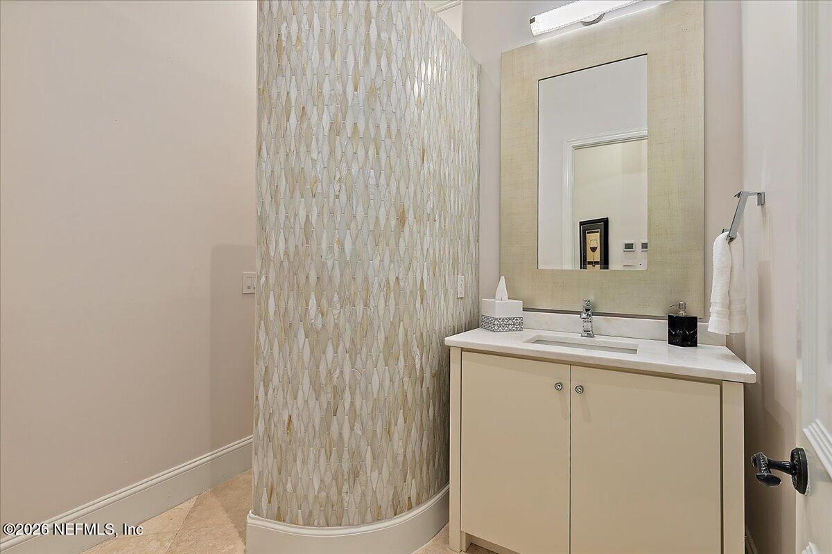 821 QUEENS HARBOR Boulevard