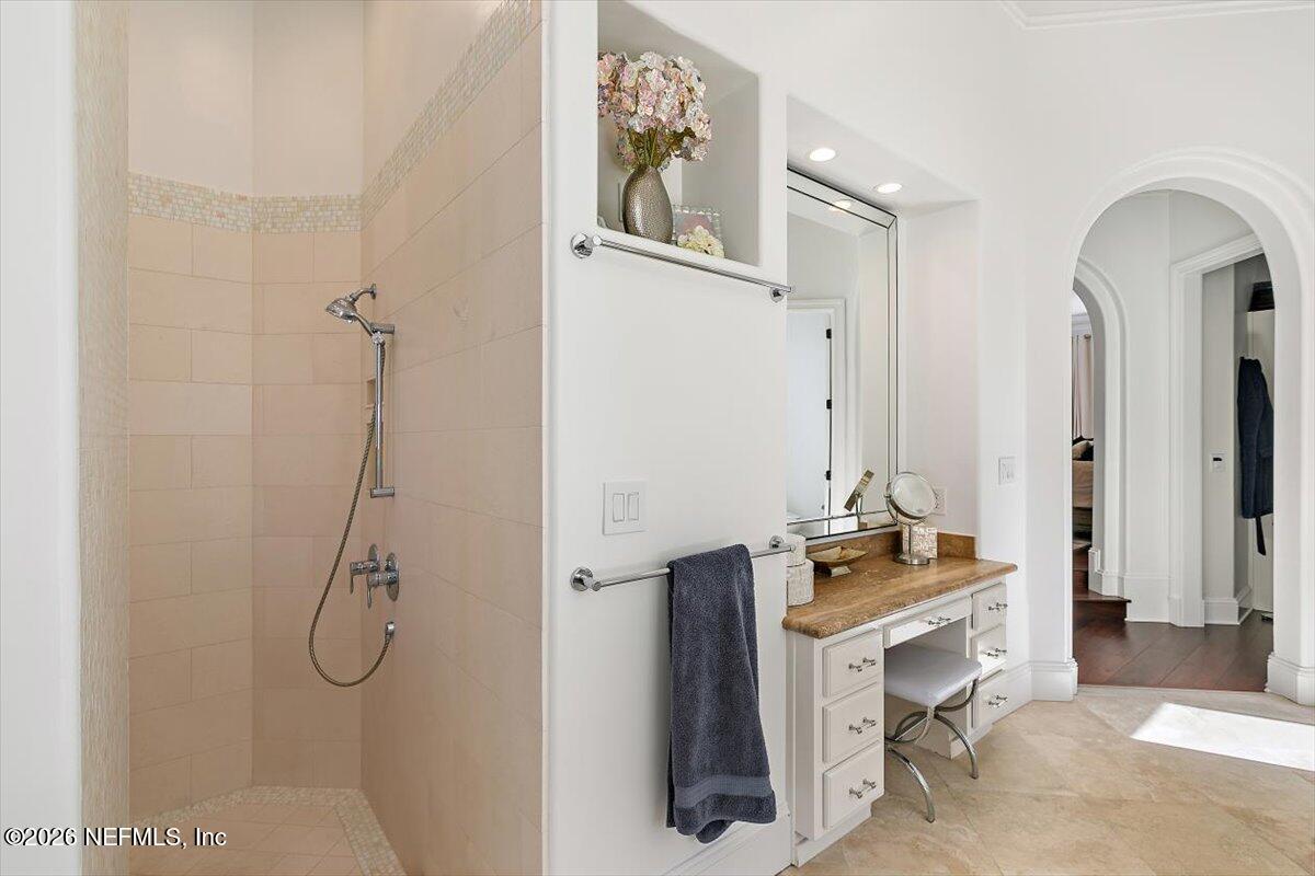 821 QUEENS HARBOR Boulevard