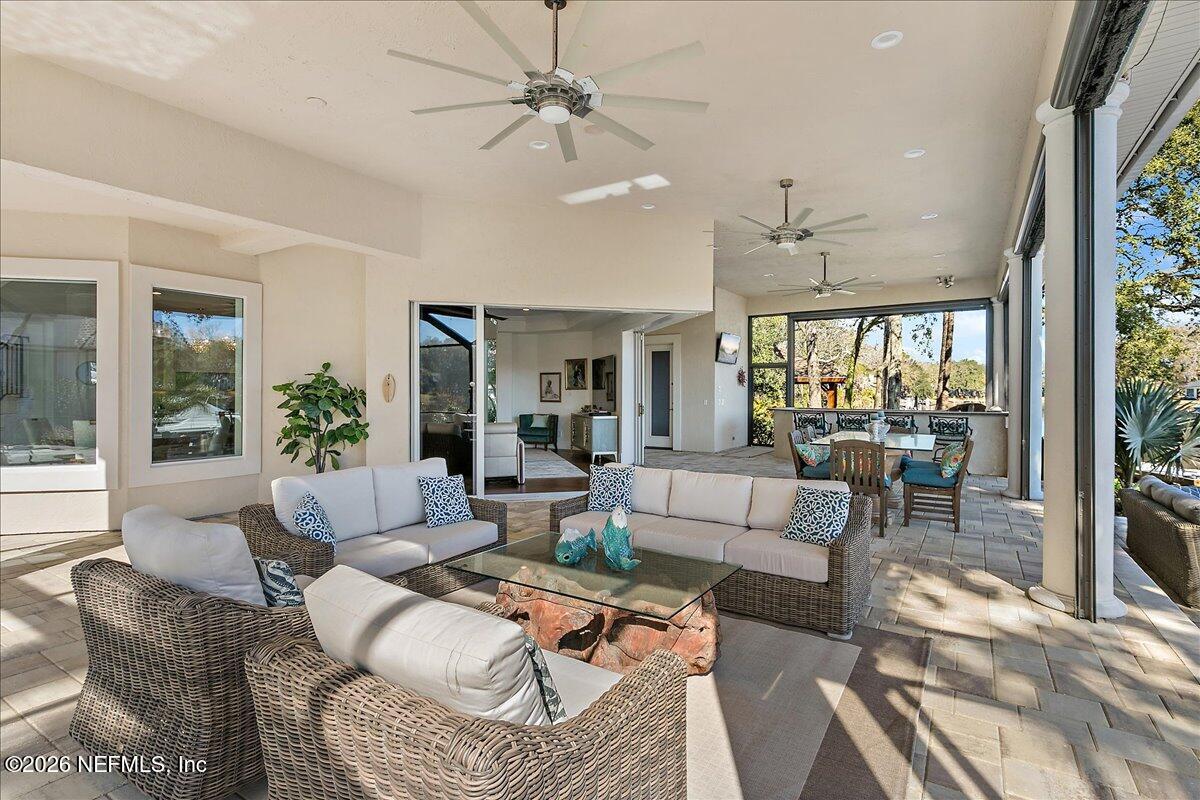 821 QUEENS HARBOR Boulevard