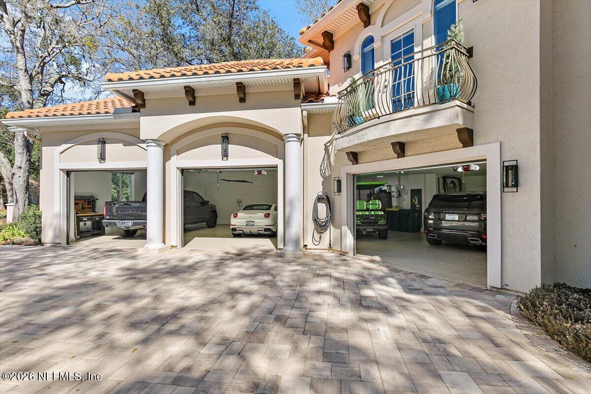 821 QUEENS HARBOR Boulevard