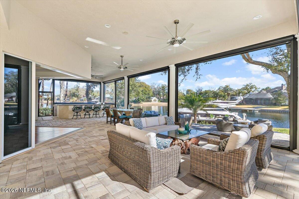 821 QUEENS HARBOR Boulevard