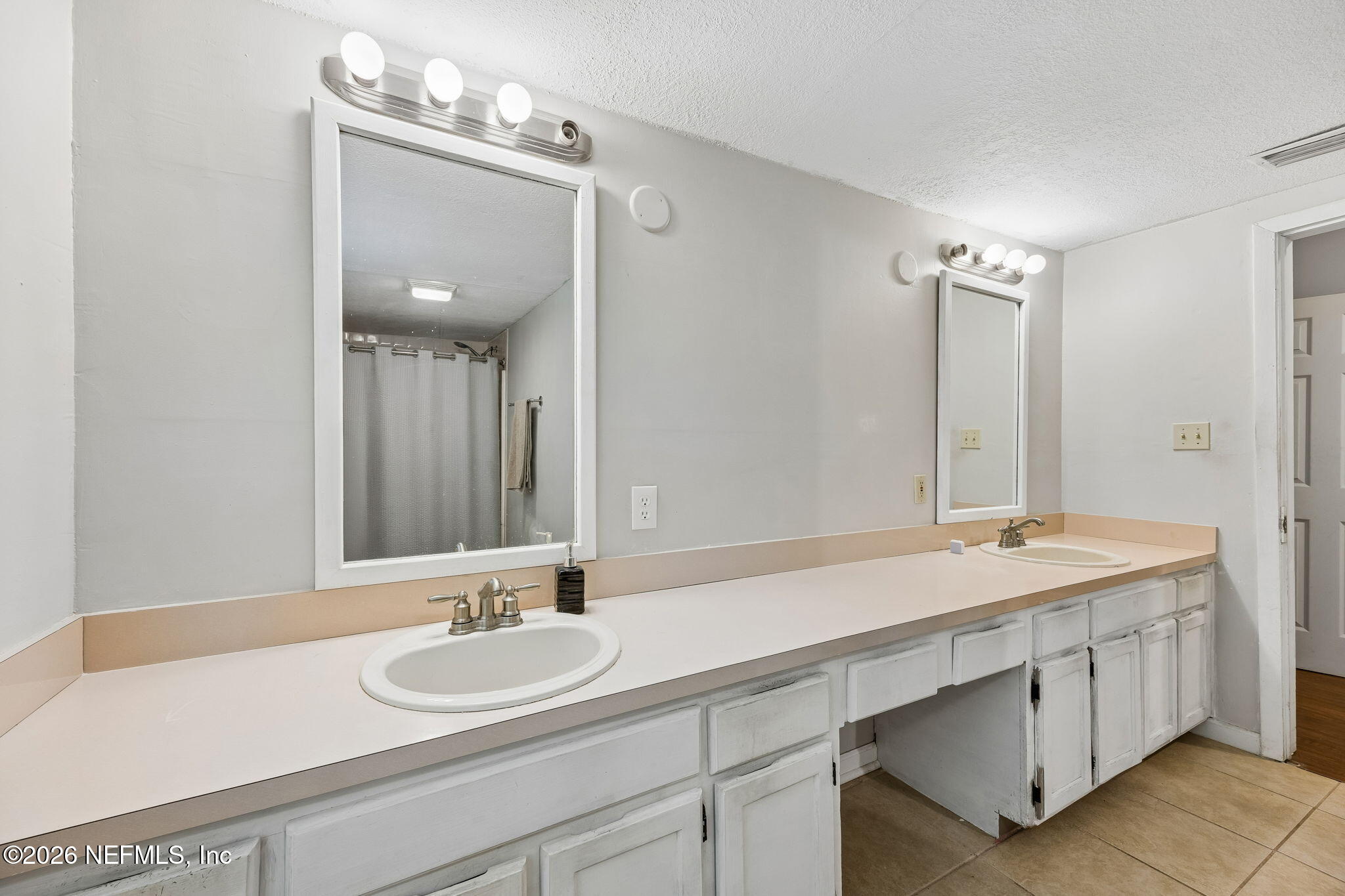 10050 HARVEST Lane, Glen St. Mary