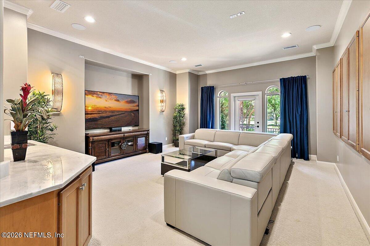 821 QUEENS HARBOR Boulevard
