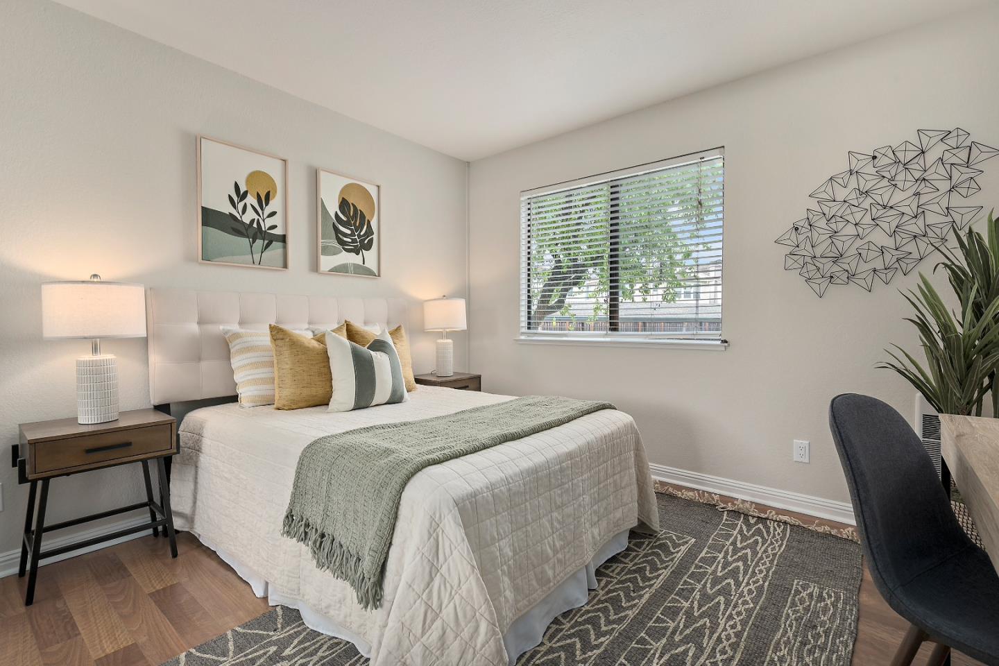 1467 Alma Loop